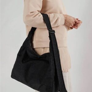 BAGGU/ nylon shoulder bag